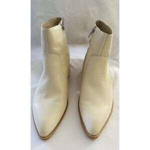 Dolce Vita Boots Womens 7.5 Ankle Booties Cream Faux Leather Pointed Toes heels